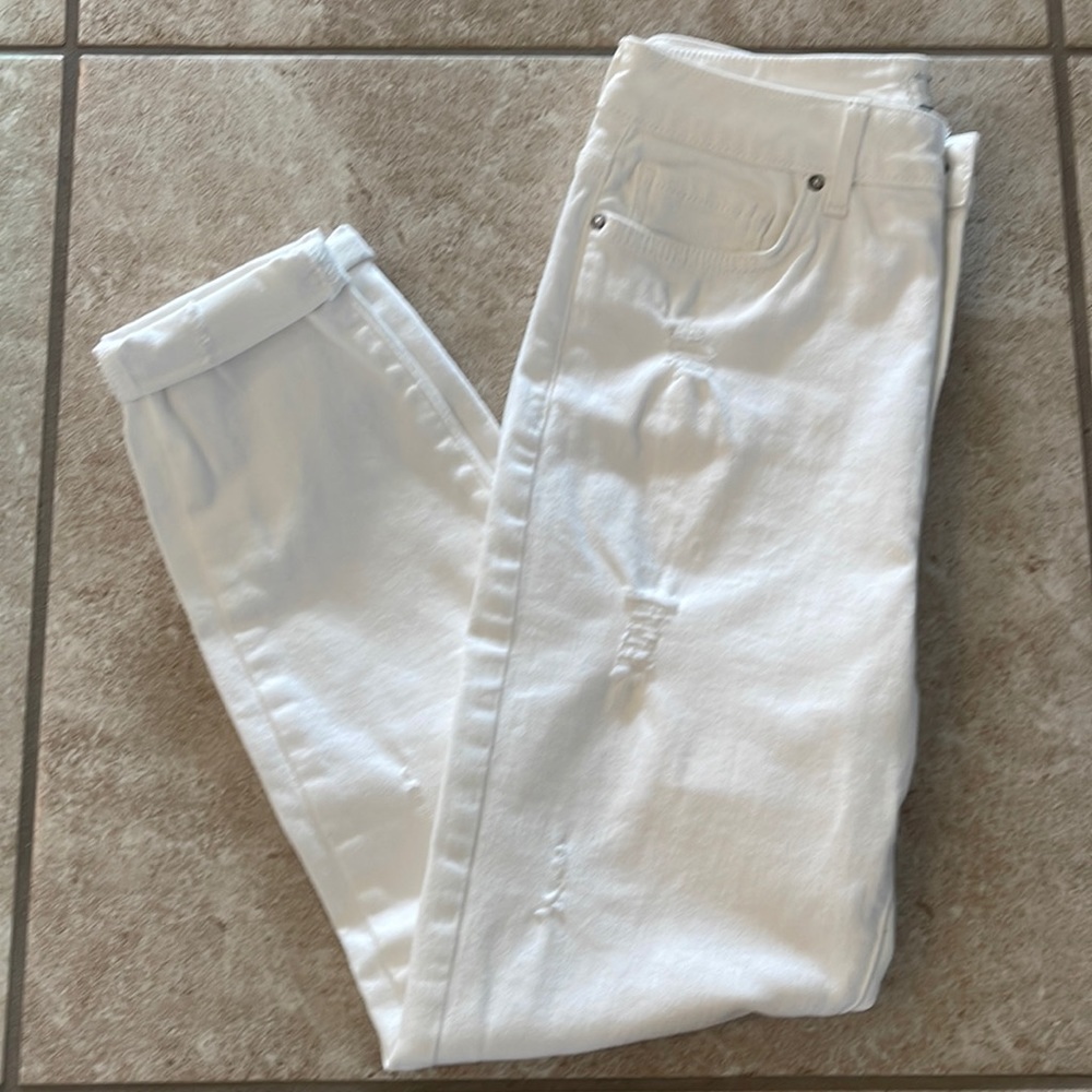 NWT White Jeans Distressed Sz 7 (Waist 28)